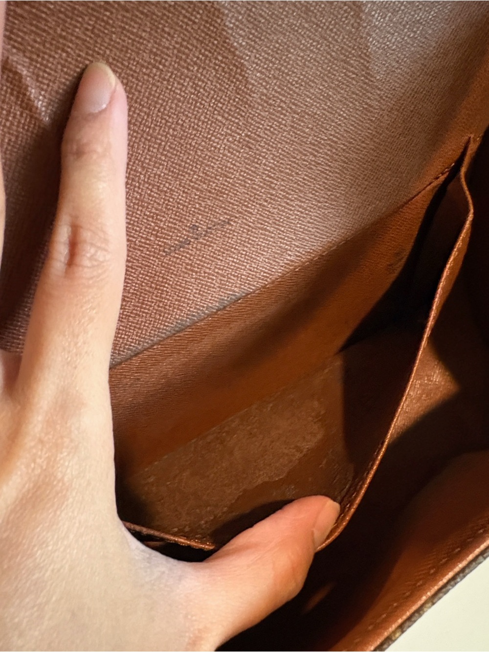Louis Vuitton Marne Brown
Monogram Crossbody Bag - Picture 13 of 16
